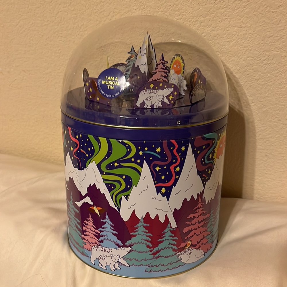 LUSH Dreamland Sleepy Music Box Gift Tin